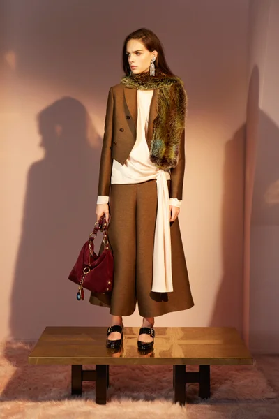 Look 19